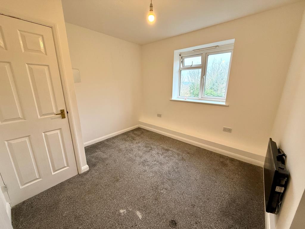 Lot: 110 - VACANT TWO-BEDROOM FLAT - Bedroom one